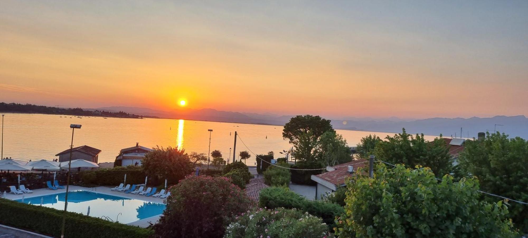 Hotel Ristorante Al Fiore Peschiera del Garda Kültér fotó