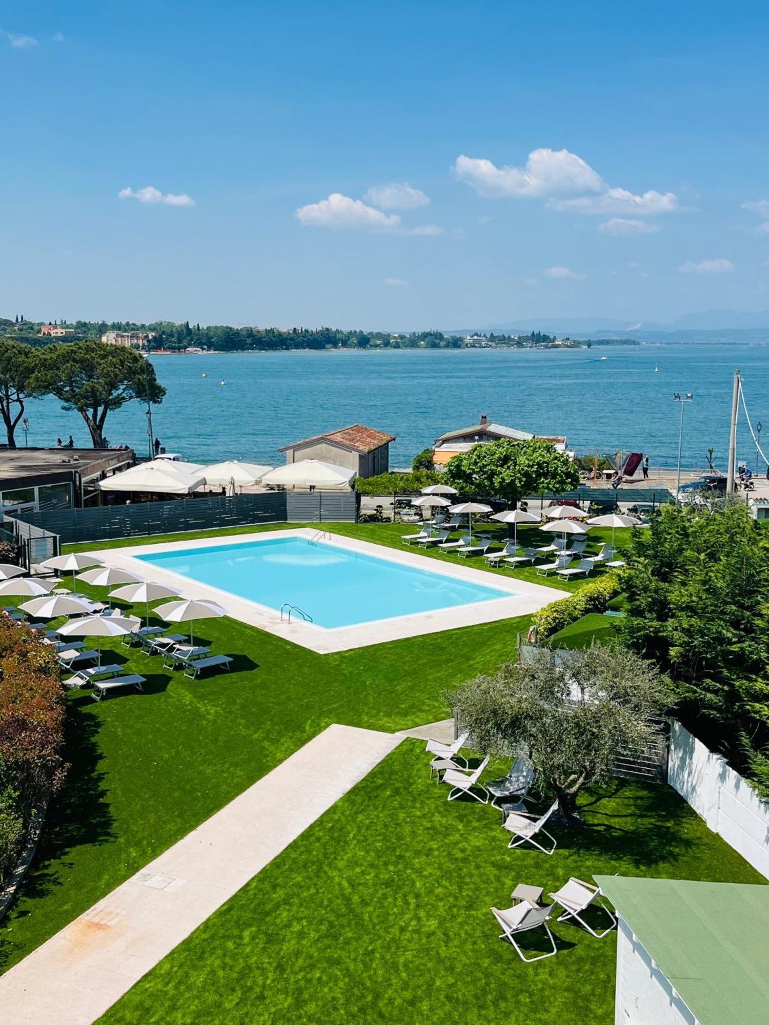 Hotel Ristorante Al Fiore Peschiera del Garda Kültér fotó